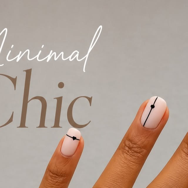 Manucure minimaliste avec base nude