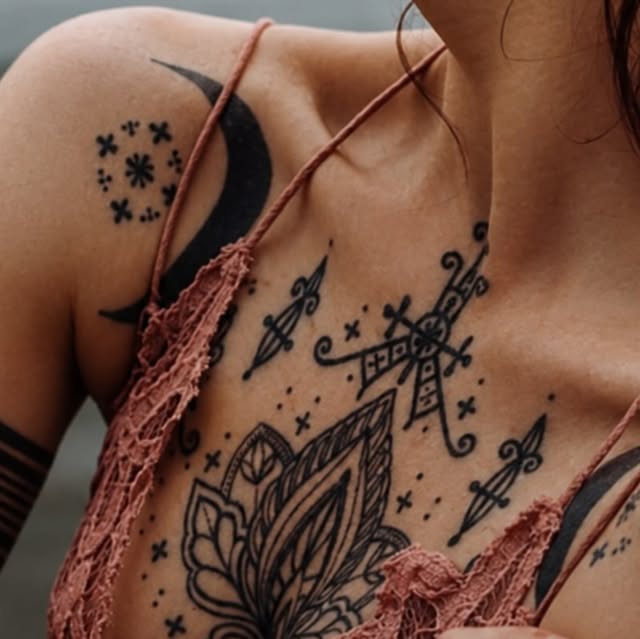 Tatouage du cou et du décolleté : précautions et photoprotection
